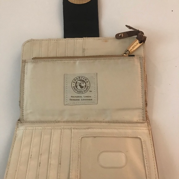 SPARTINA NATURAL LINEN LEATHER WALLET ORGANIZER - Picture 2 of 5